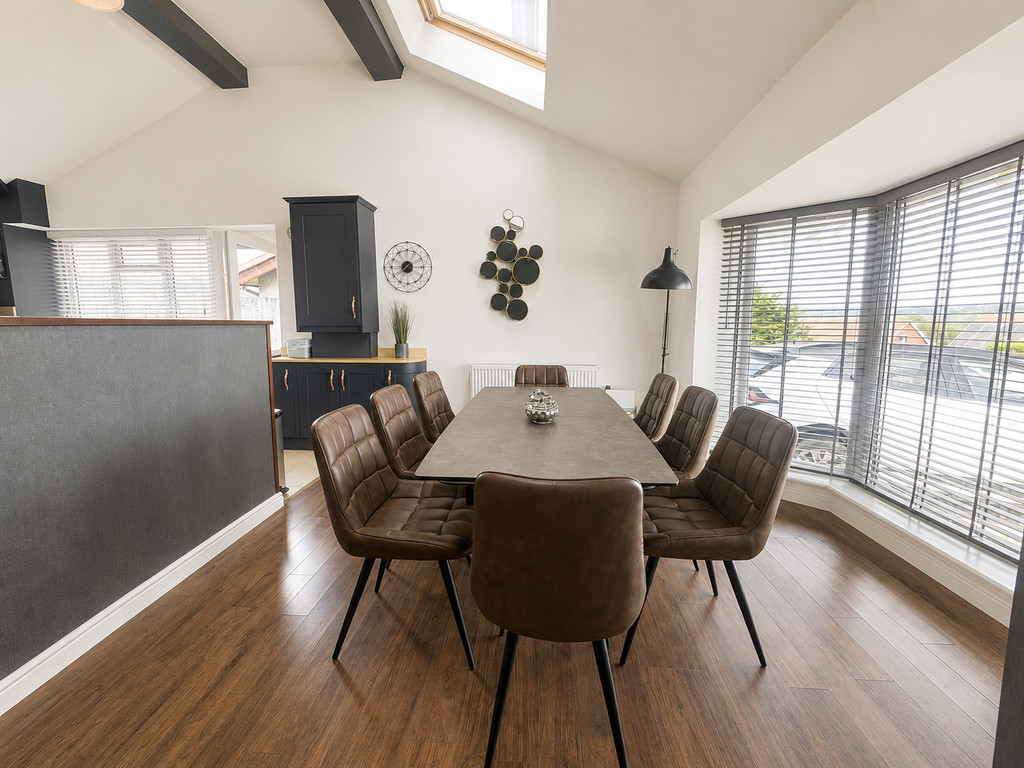 4 bed detached bungalow for sale in Hengoed Avenue, Cefn Hengoed  - Property Image 8