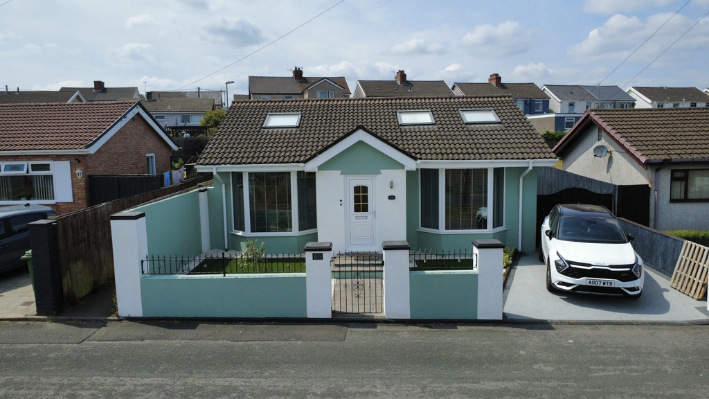 4 bed  for sale in Hengoed Avenue, Cefn Hengoed