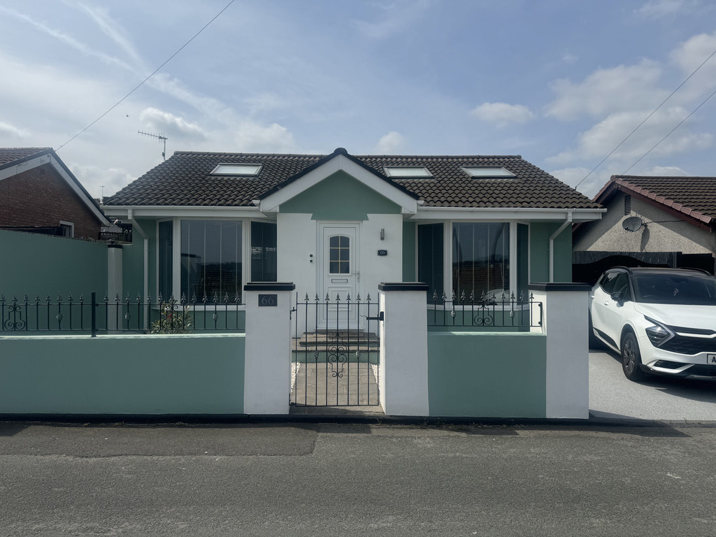 4 bed detached bungalow for sale in Hengoed Avenue, Cefn Hengoed  - Property Image 28