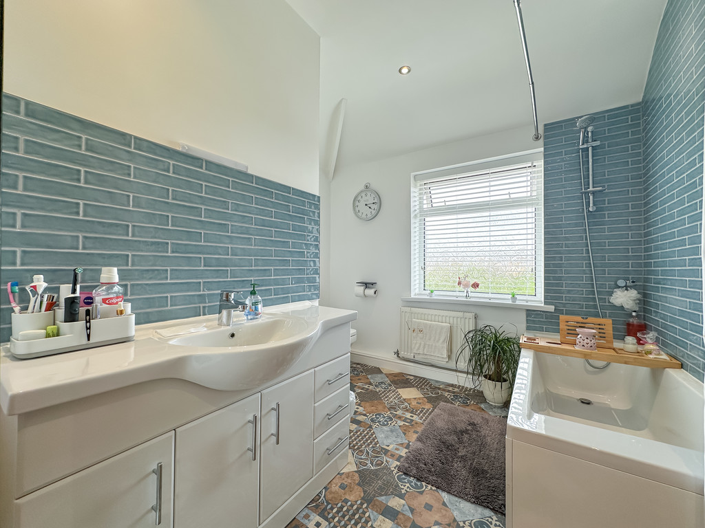 3 bed semi-detached house for sale in Oakdale, Blackwood - Property Image 15