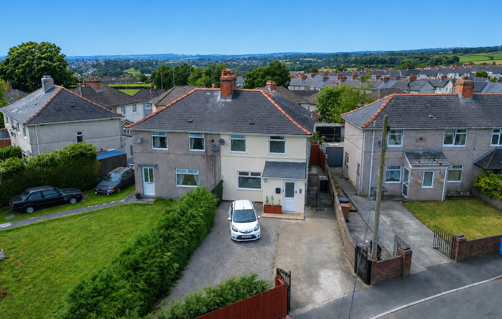 3 bed semi-detached house for sale in Oakdale, Blackwood - Property Image 1
