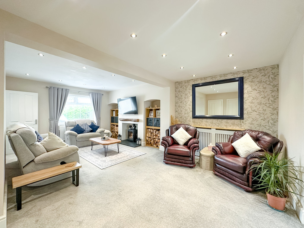 3 bed semi-detached house for sale in Oakdale, Blackwood - Property Image 2