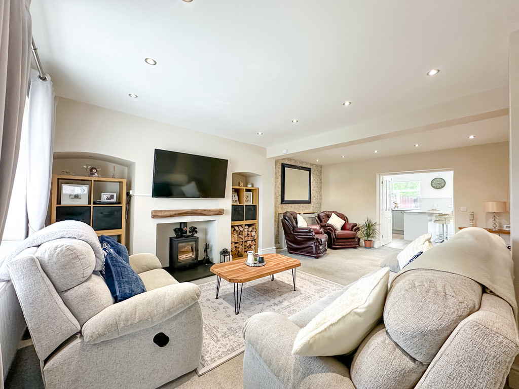 3 bed semi-detached house for sale in Oakdale, Blackwood - Property Image 3
