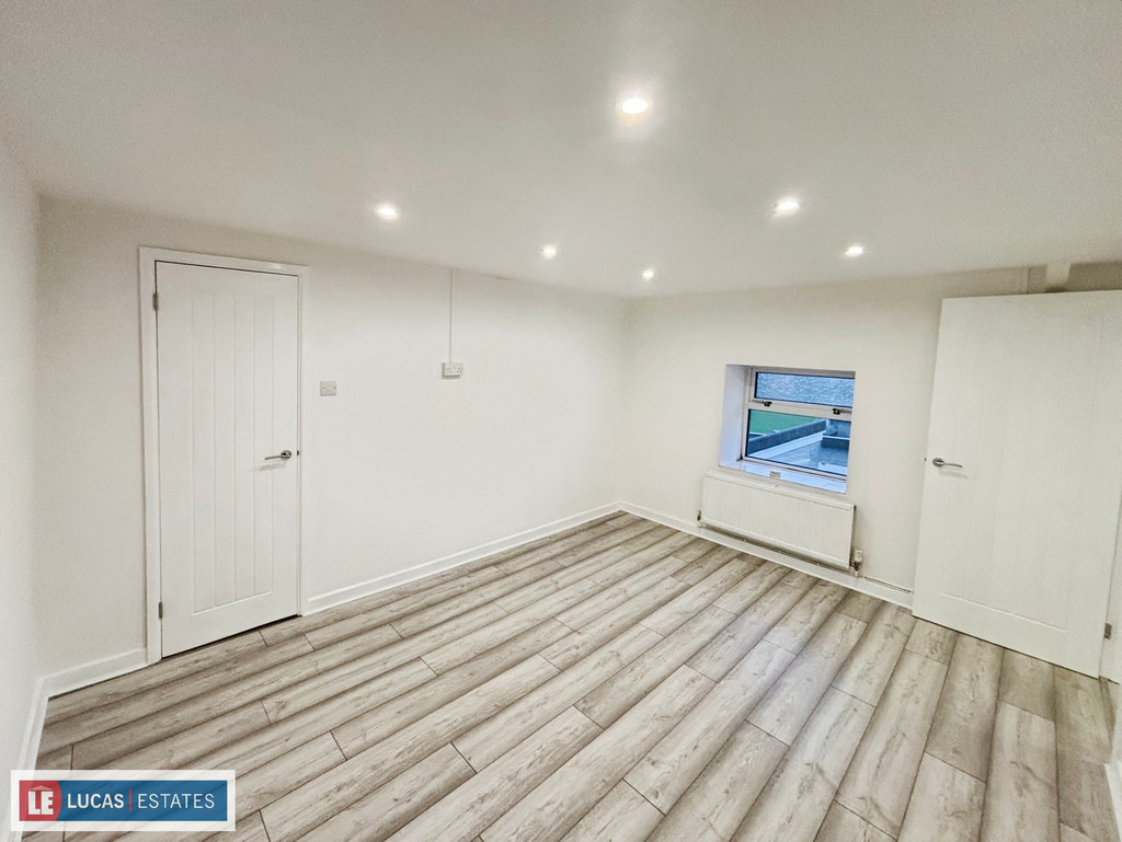 2 bed terraced house to rent in Carno Street, Rhymney,  - Property Image 17