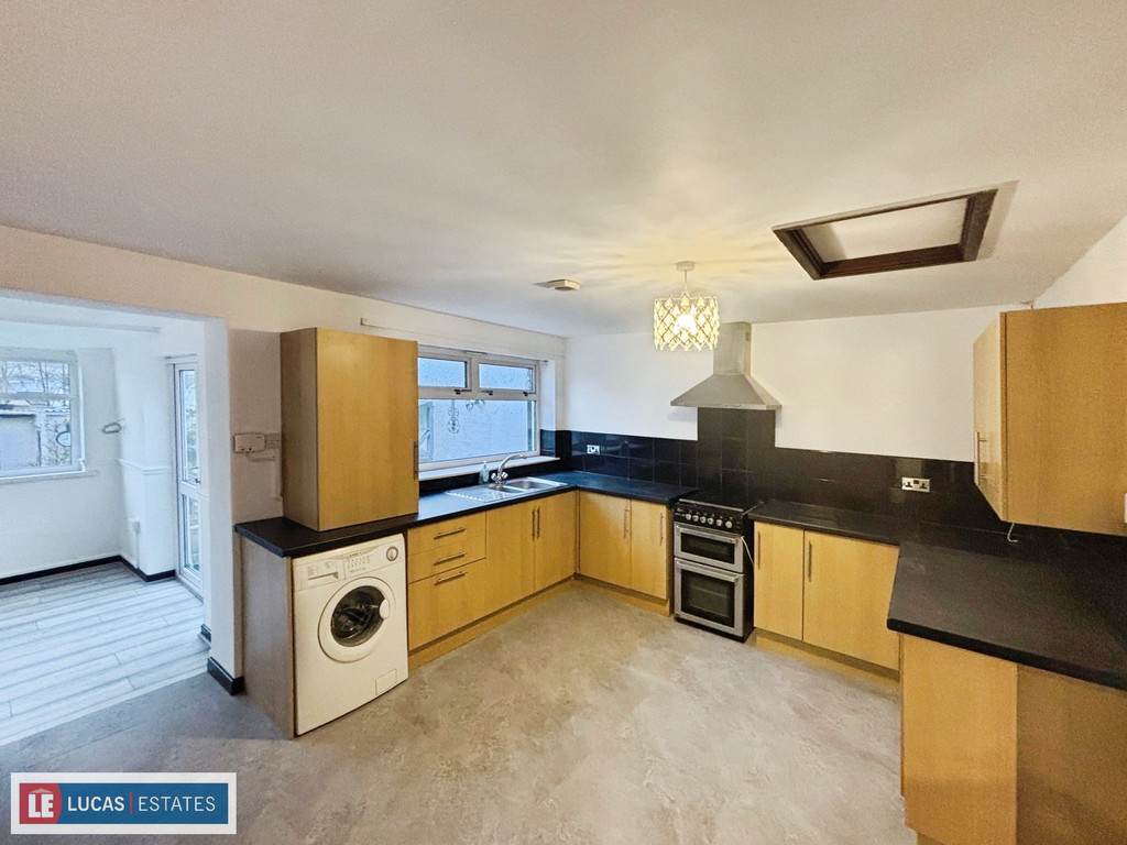 2 bed terraced house to rent in Carno Street, Rhymney,  - Property Image 9