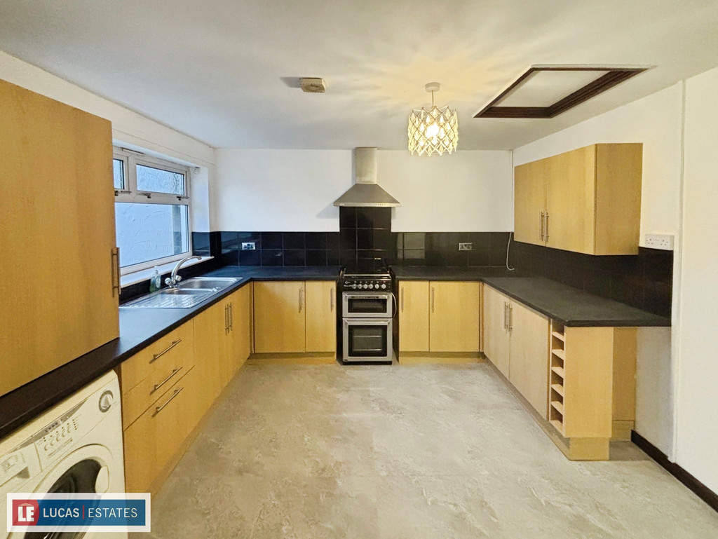 2 bed terraced house to rent in Carno Street, Rhymney,  - Property Image 3
