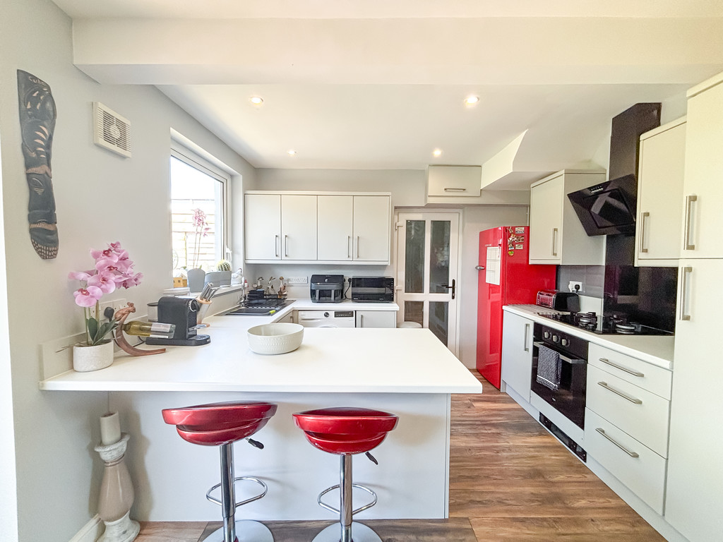 3 bed semi-detached house for sale in St. Deinols Close, Pengam, Blackwood  - Property Image 10
