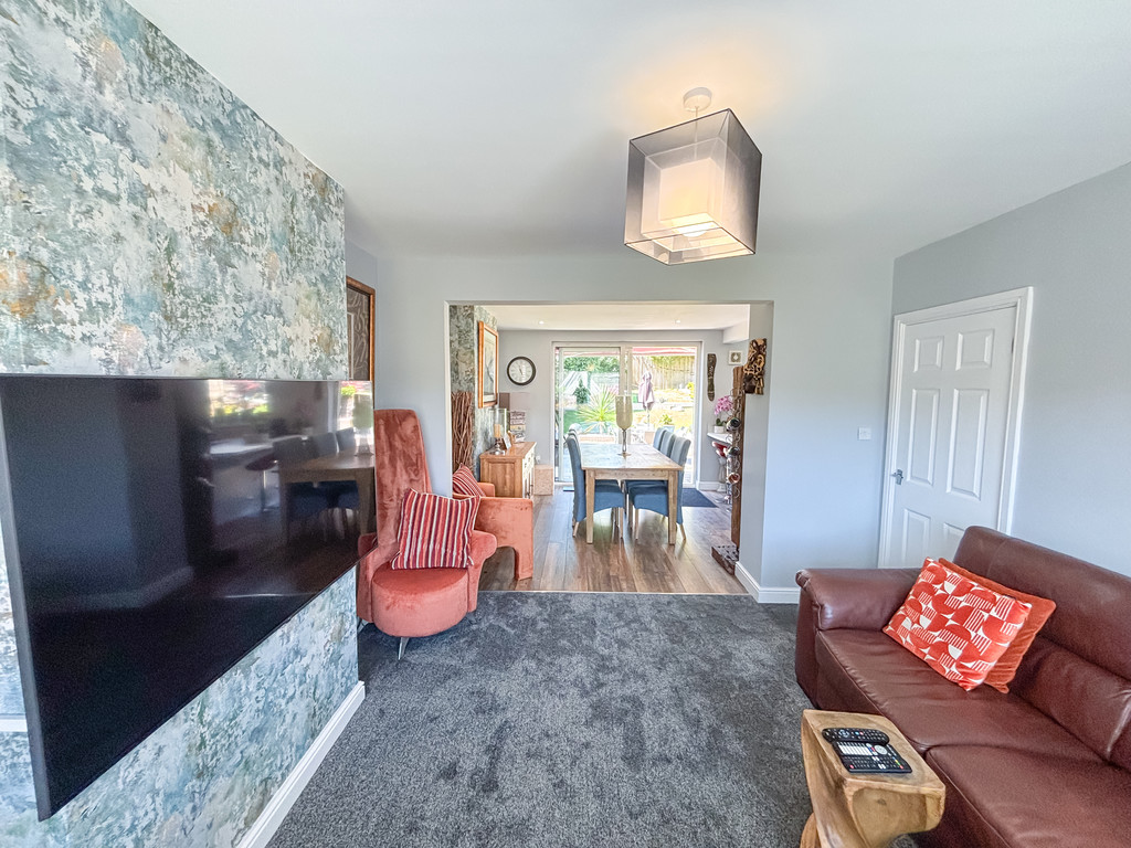 3 bed semi-detached house for sale in St. Deinols Close, Pengam, Blackwood  - Property Image 8