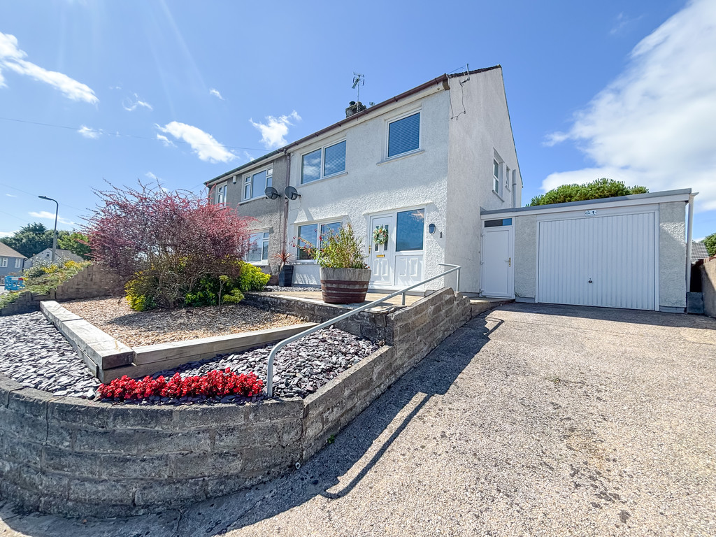 3 bed semi-detached house for sale in St. Deinols Close, Pengam, Blackwood  - Property Image 28