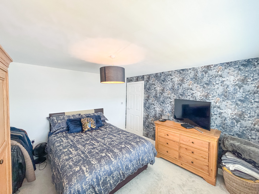 3 bed semi-detached house for sale in St. Deinols Close, Pengam, Blackwood  - Property Image 18