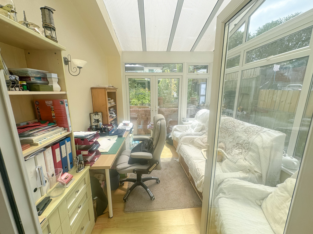 3 bed semi-detached house for sale in Vale View, Maesycwmmer - Property Image 7