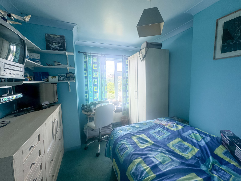 3 bed semi-detached house for sale in Vale View, Maesycwmmer - Property Image 15