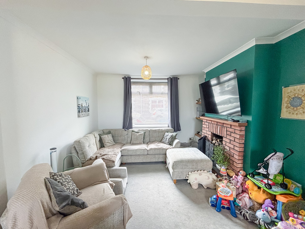 3 bed terraced house for sale in Hanbury Street, Glan Y Nant  - Property Image 5