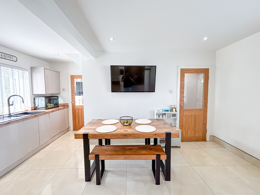 3 bed terraced house for sale in Treowen Road, Newbridge - Property Image 10