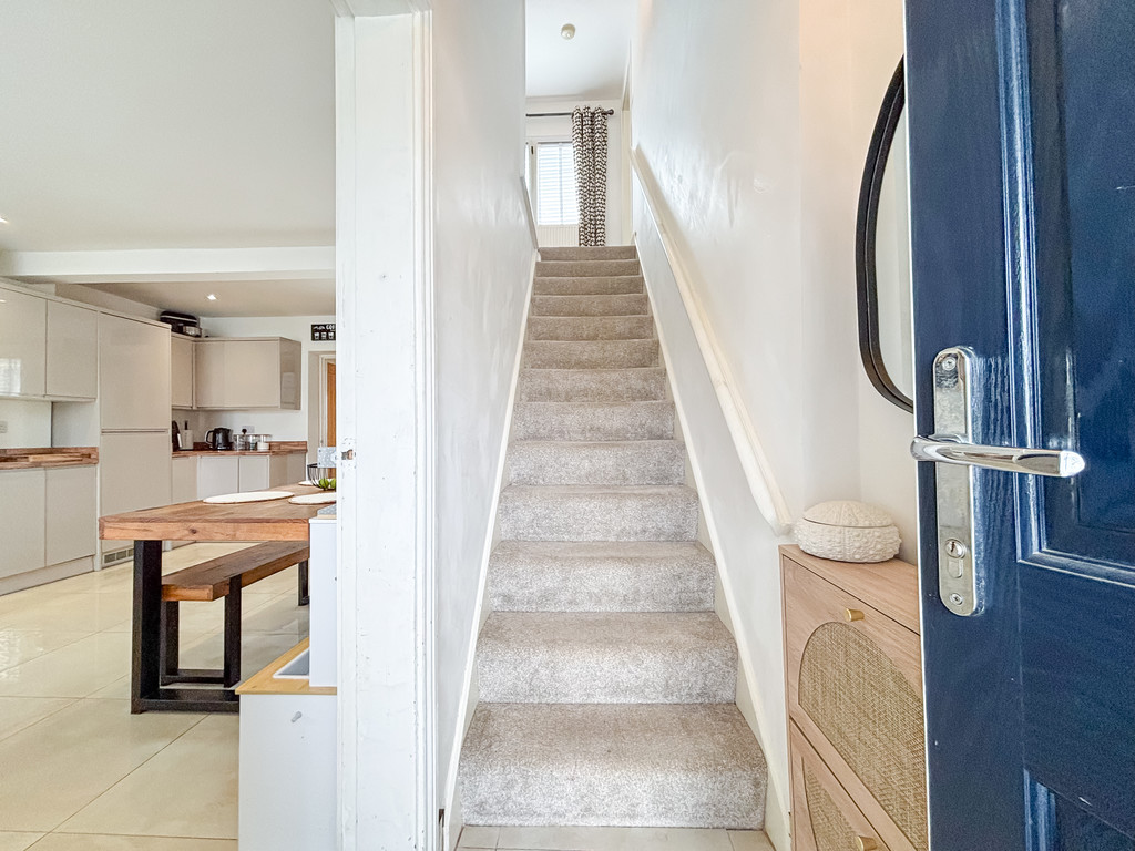 3 bed terraced house for sale in Treowen Road, Newbridge - Property Image 4