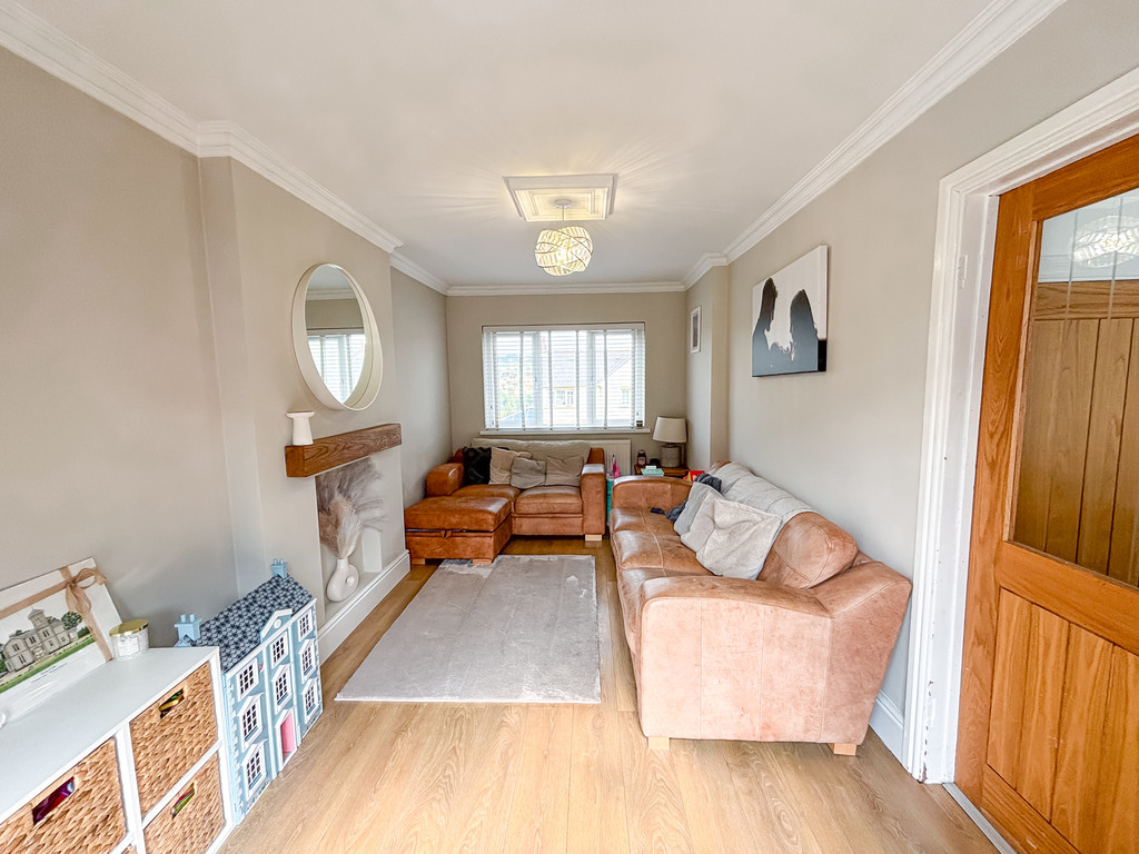 3 bed terraced house for sale in Treowen Road, Newbridge - Property Image 5