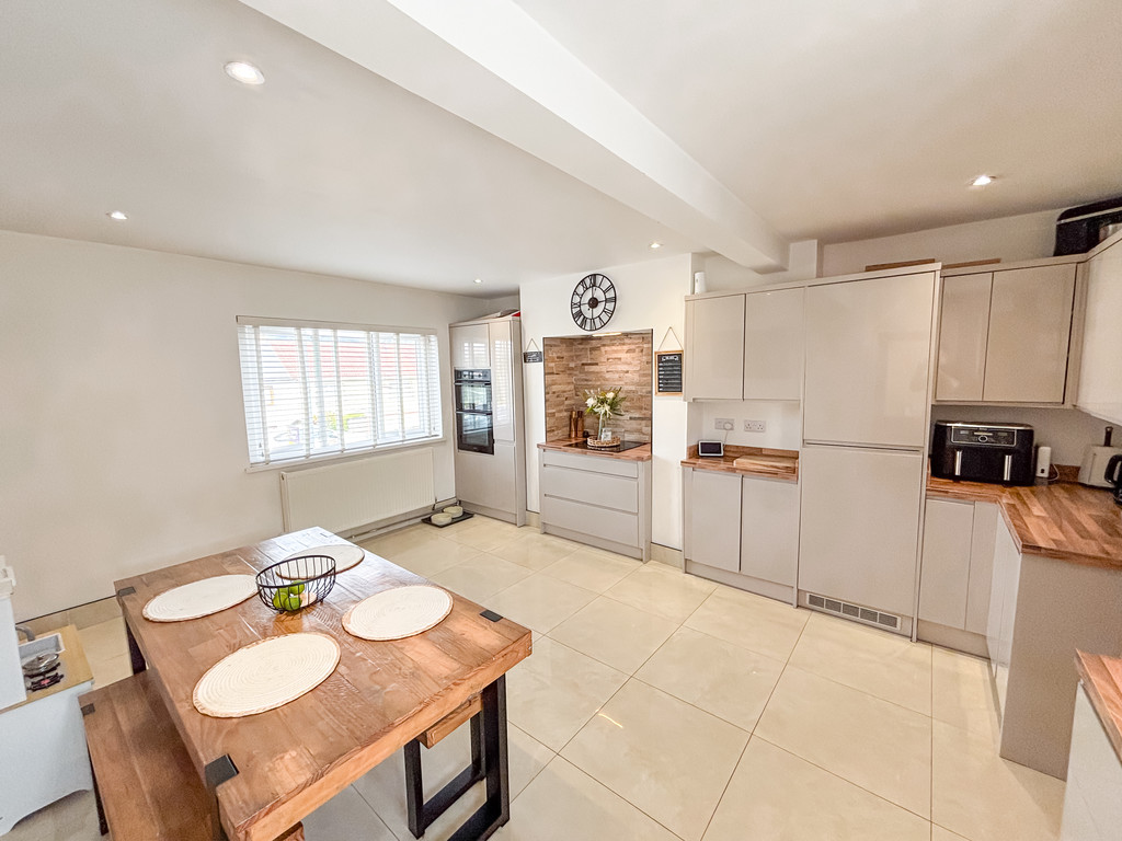 3 bed terraced house for sale in Treowen Road, Newbridge - Property Image 8