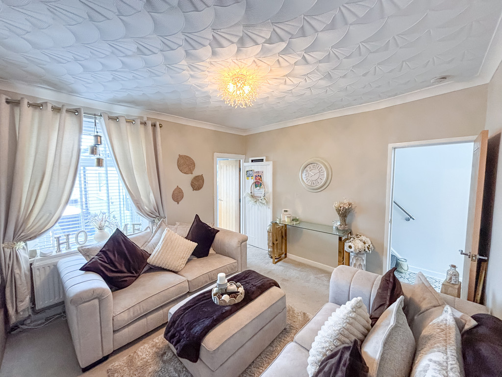 2 bed terraced house for sale in Baldwin Street, Bargoed  - Property Image 6