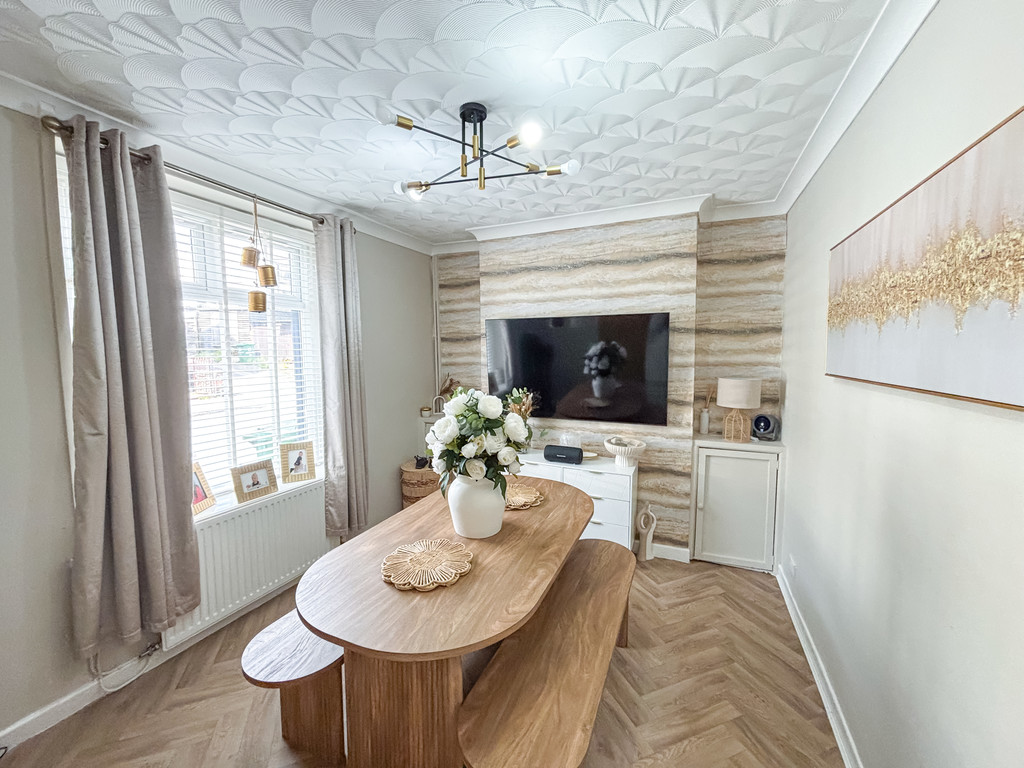 2 bed terraced house for sale in Baldwin Street, Bargoed  - Property Image 4