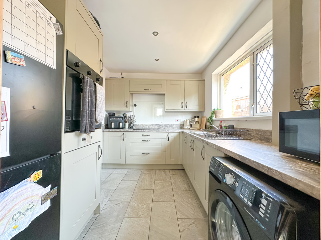 3 bed semi-detached house for sale in Greenhill Place, Gelligaer  - Property Image 8