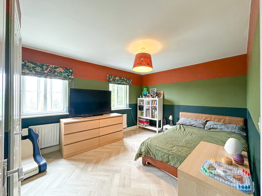 4 bed town house for sale in Buzzard Way, Penallta - Property Image 15