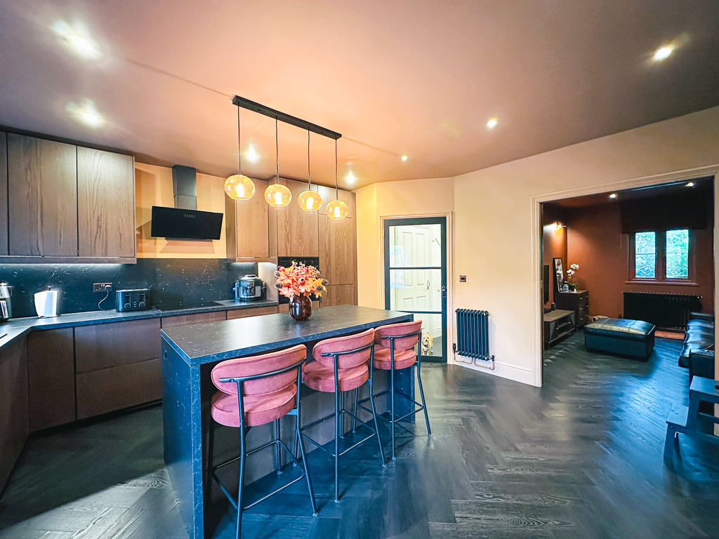 4 bed town house for sale in Buzzard Way, Penallta - Property Image 2