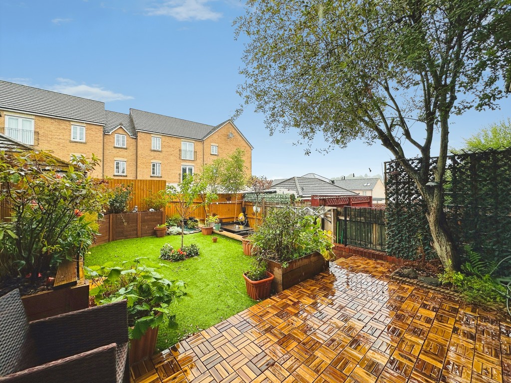 4 bed town house for sale in Buzzard Way, Penallta - Property Image 20