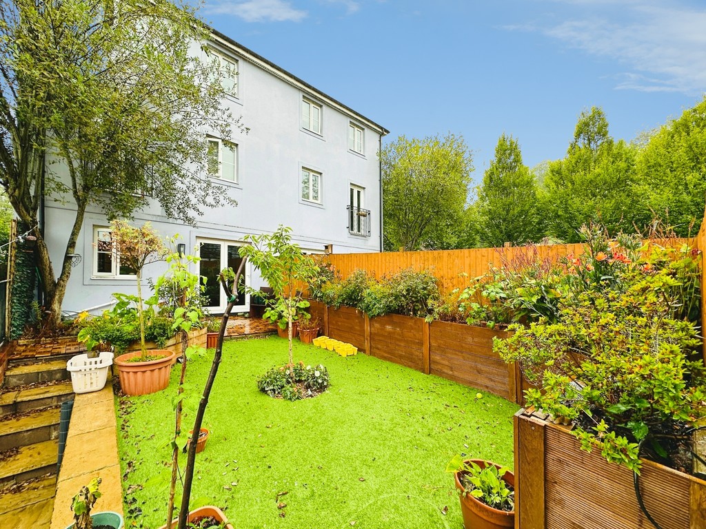 4 bed town house for sale in Buzzard Way, Penallta - Property Image 21