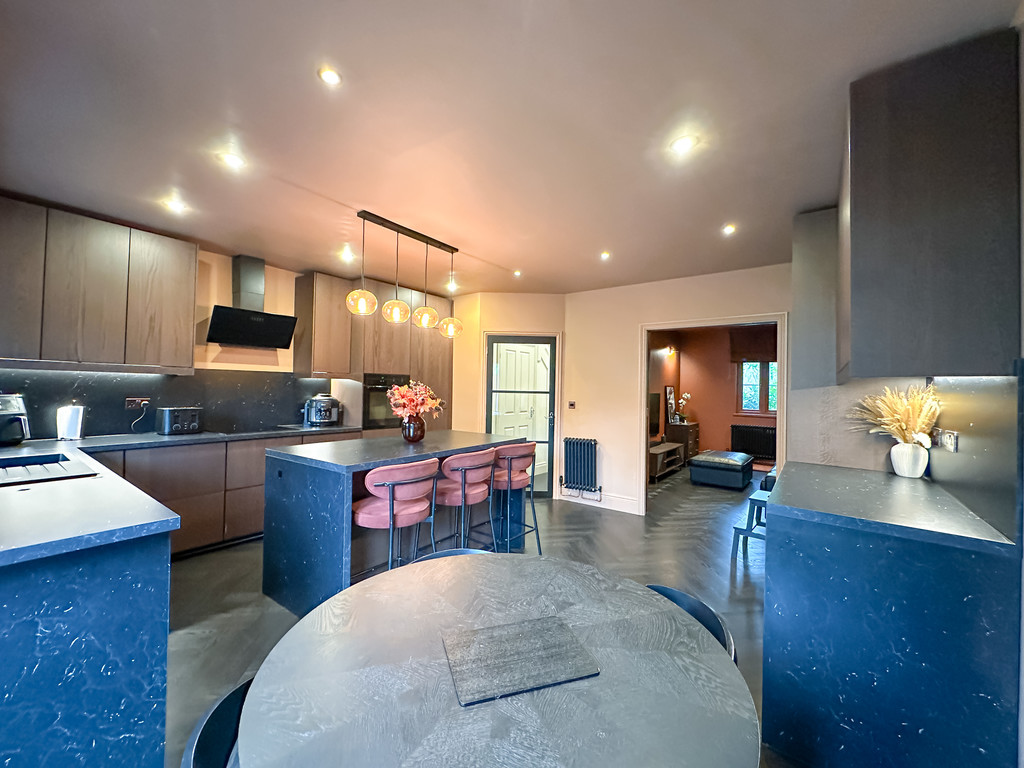 4 bed town house for sale in Buzzard Way, Penallta - Property Image 4