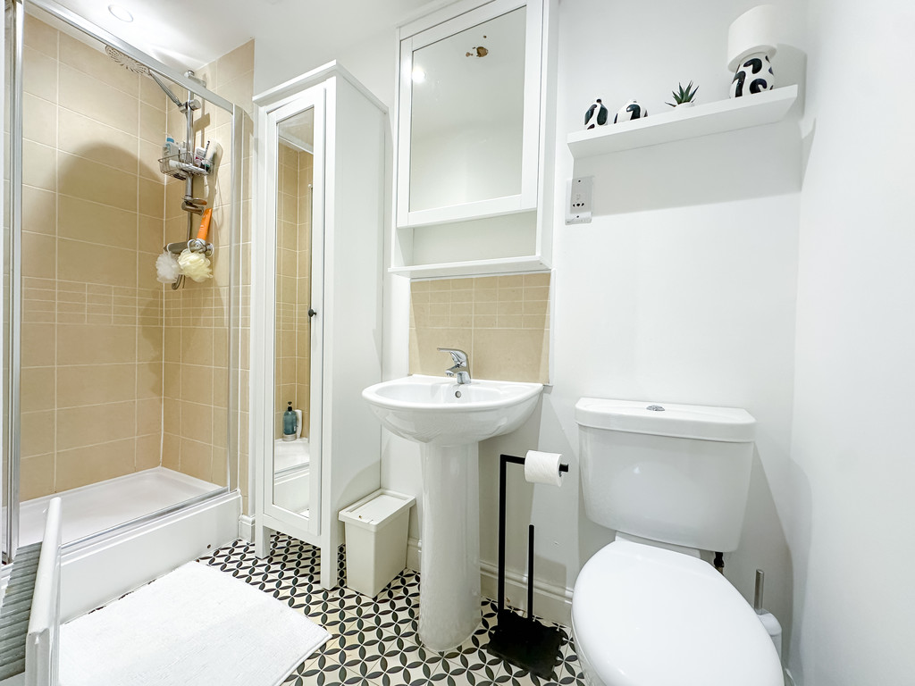 4 bed town house for sale in Buzzard Way, Penallta - Property Image 10
