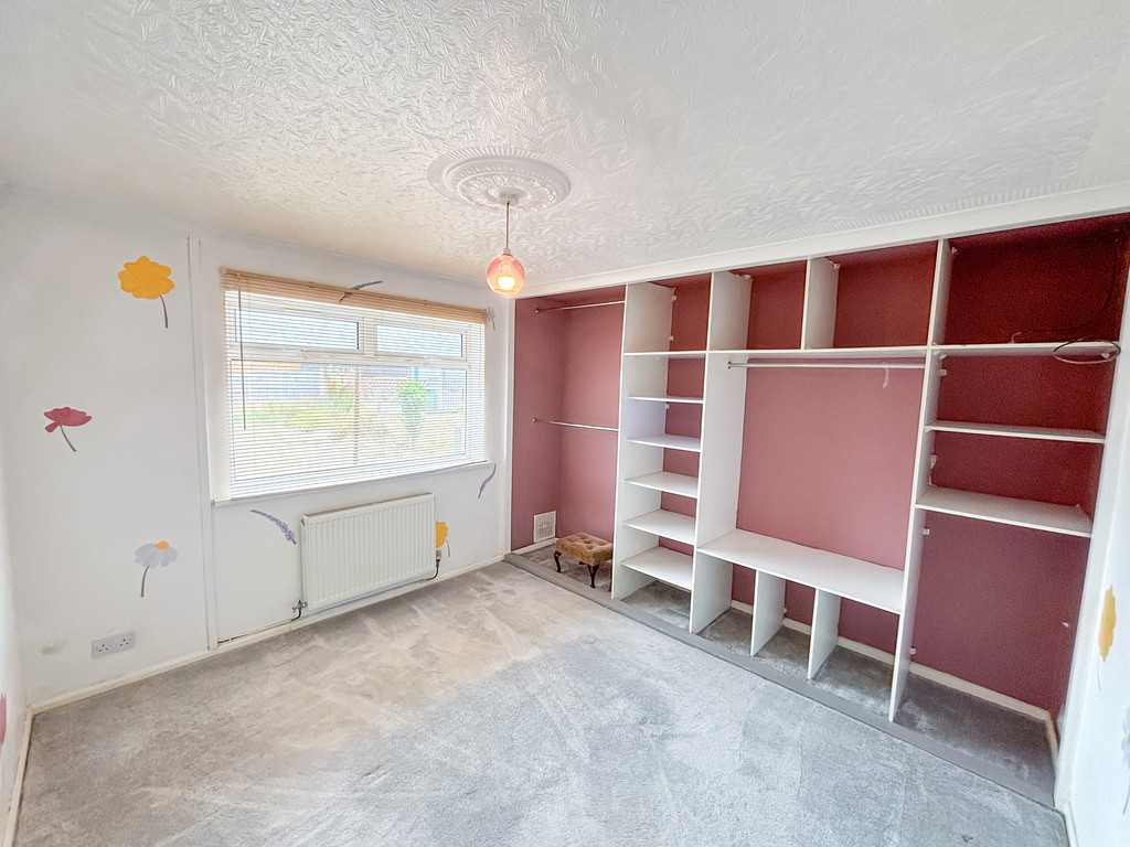 2 bed semi-detached bungalow for sale in Shirdale Close, Maesycwmmer  - Property Image 12