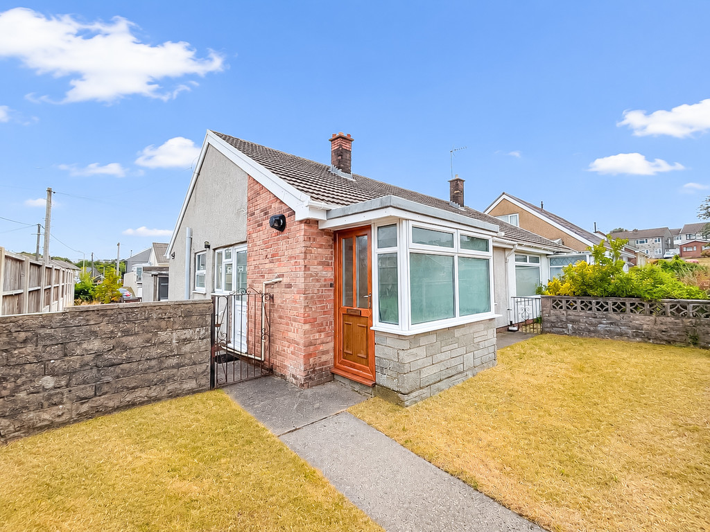 2 bed semi-detached bungalow for sale in Shirdale Close, Maesycwmmer  - Property Image 19