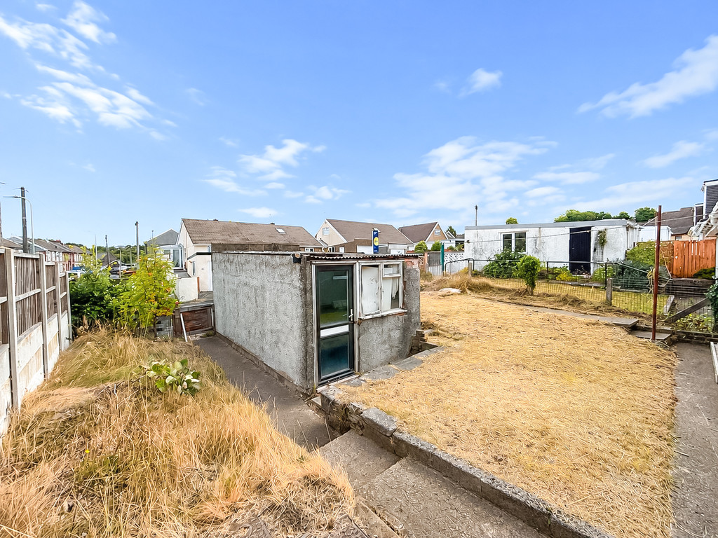 2 bed semi-detached bungalow for sale in Shirdale Close, Maesycwmmer  - Property Image 15