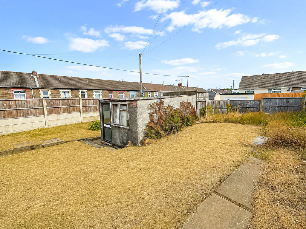 2 bed semi-detached bungalow for sale in Shirdale Close, Maesycwmmer  - Property Image 16