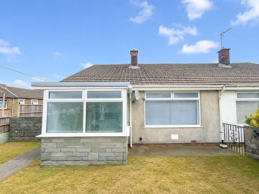 2 bed semi-detached bungalow for sale in Shirdale Close, Maesycwmmer  - Property Image 18
