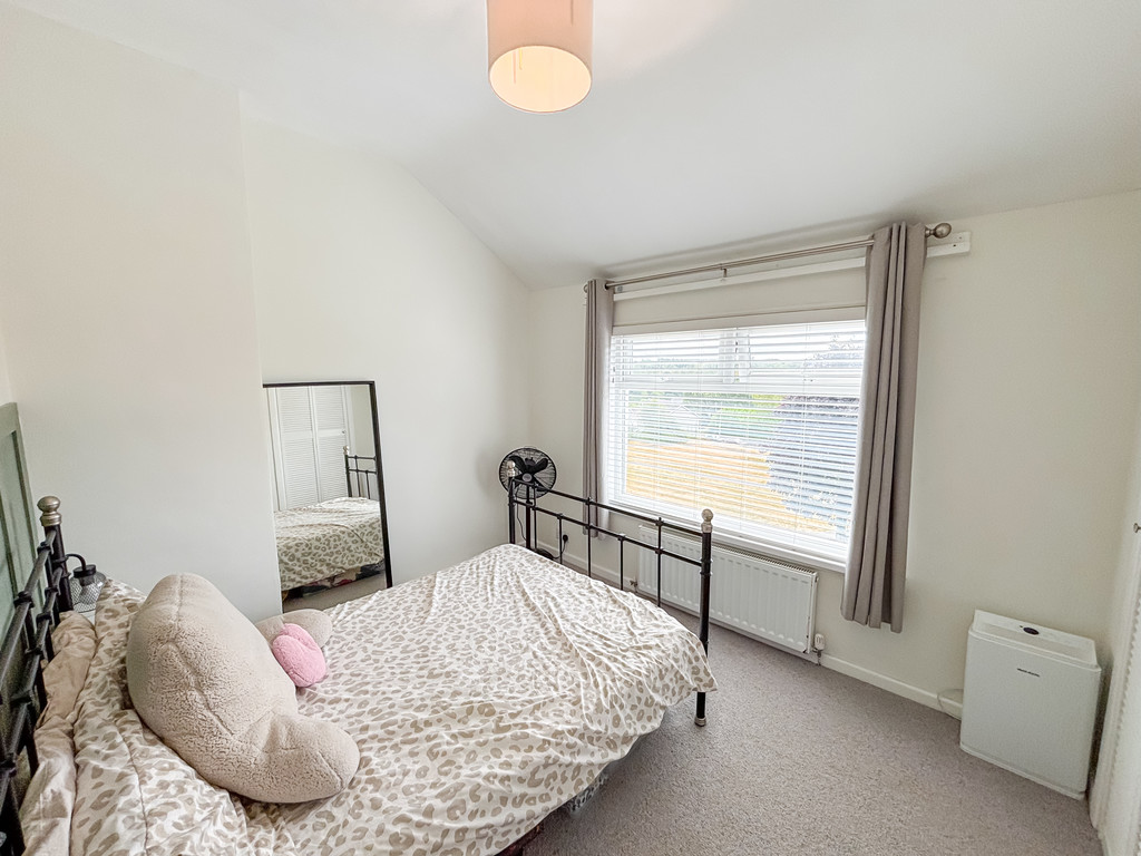 3 bed terraced house for sale in St. Annes Crescent, Bargoed - Property Image 12