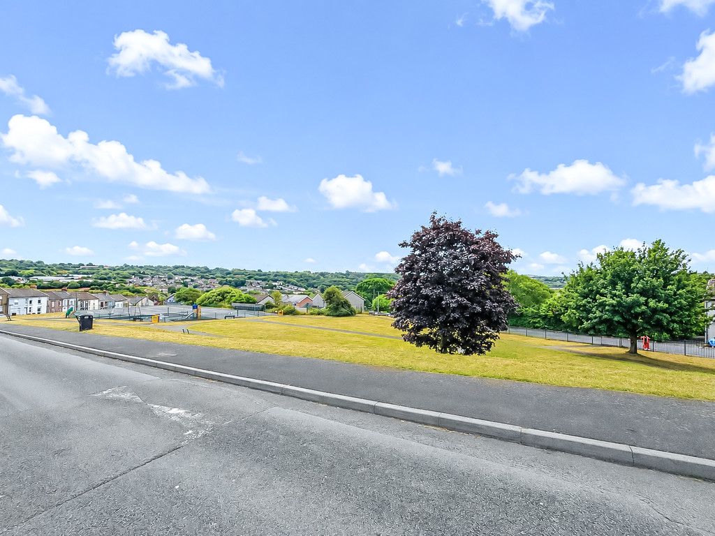 3 bed terraced house for sale in St. Annes Crescent, Bargoed - Property Image 18