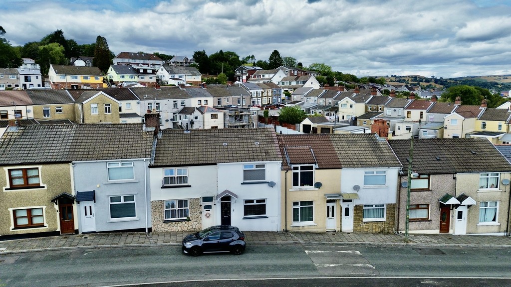 3 bed terraced house for sale in St. Annes Crescent, Bargoed - Property Image 1