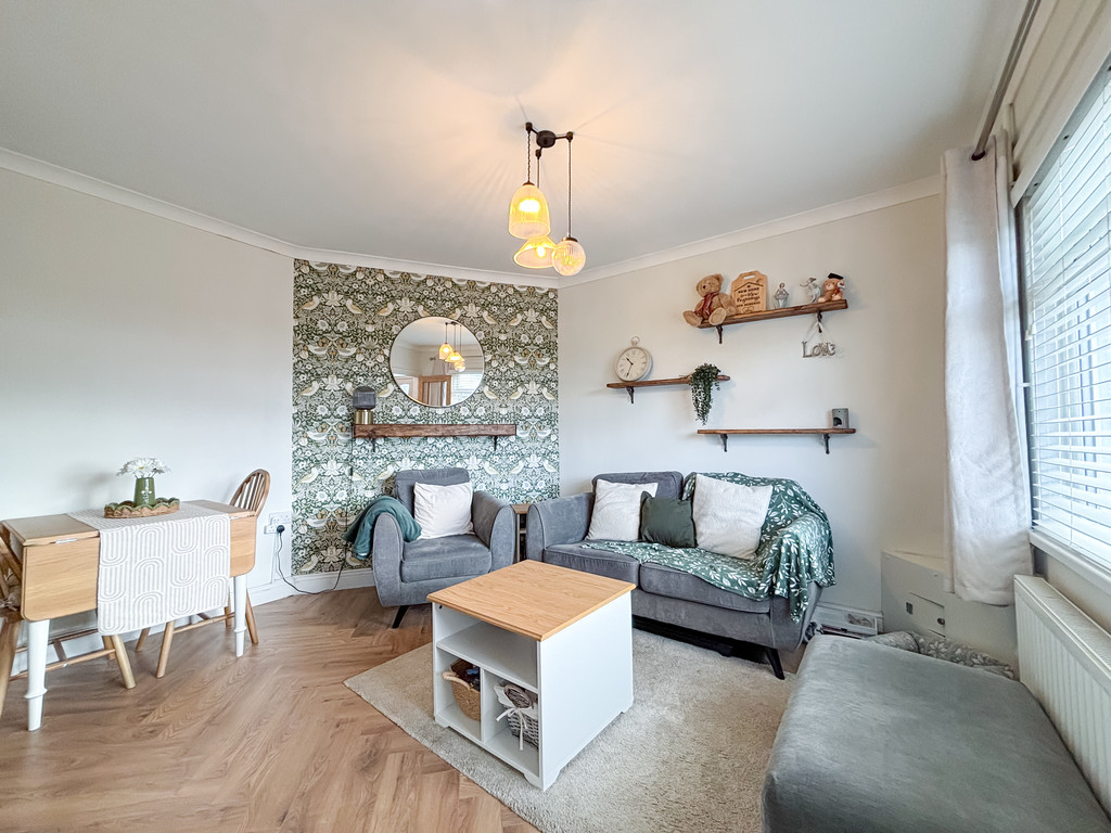 3 bed terraced house for sale in St. Annes Crescent, Bargoed - Property Image 3