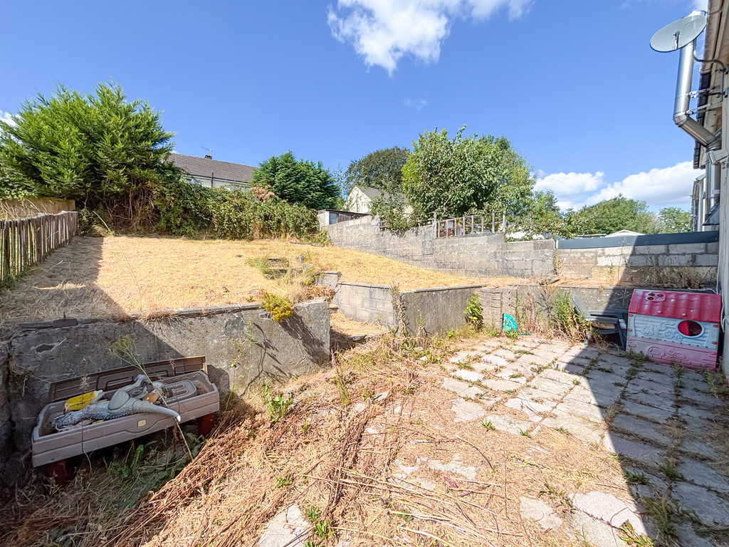 3 bed semi-detached house for sale in The Close, Cefn Hengoed  - Property Image 18