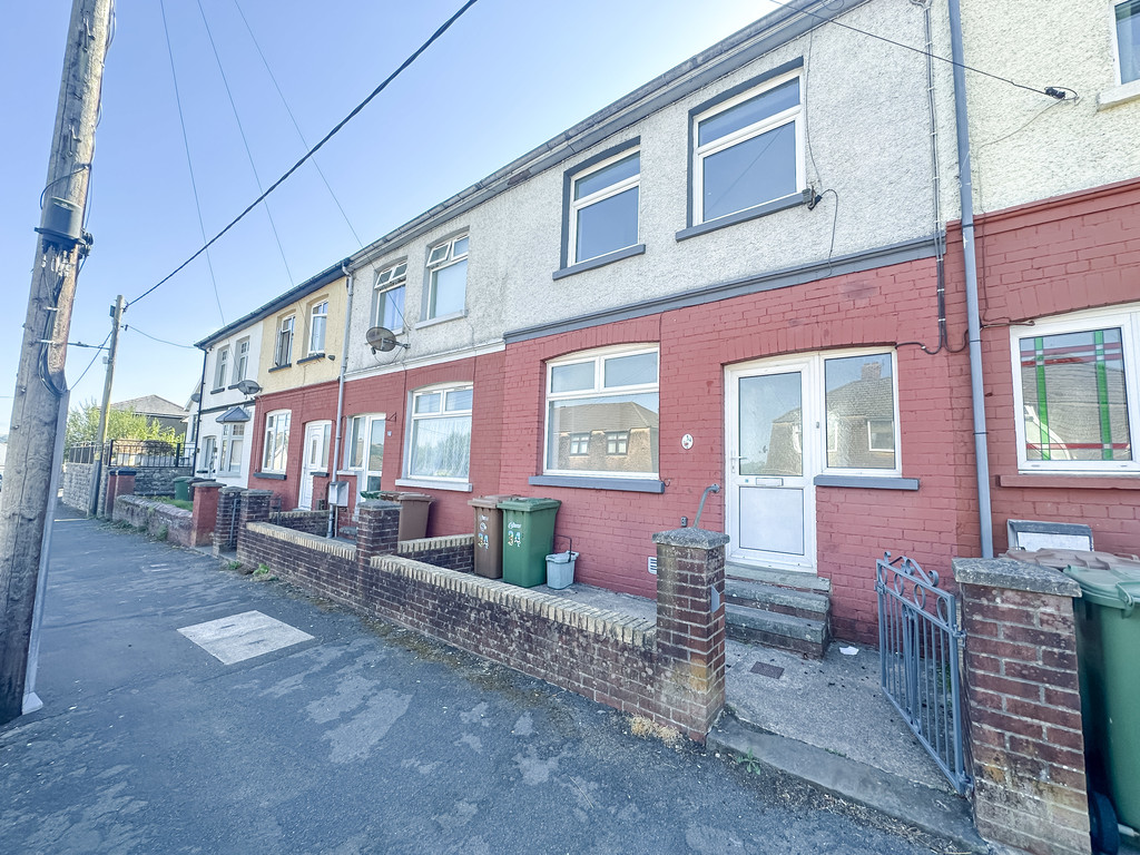 3 bed terraced house for sale in Brynmynach Avenue, Ystrad Mynach - Property Image 1