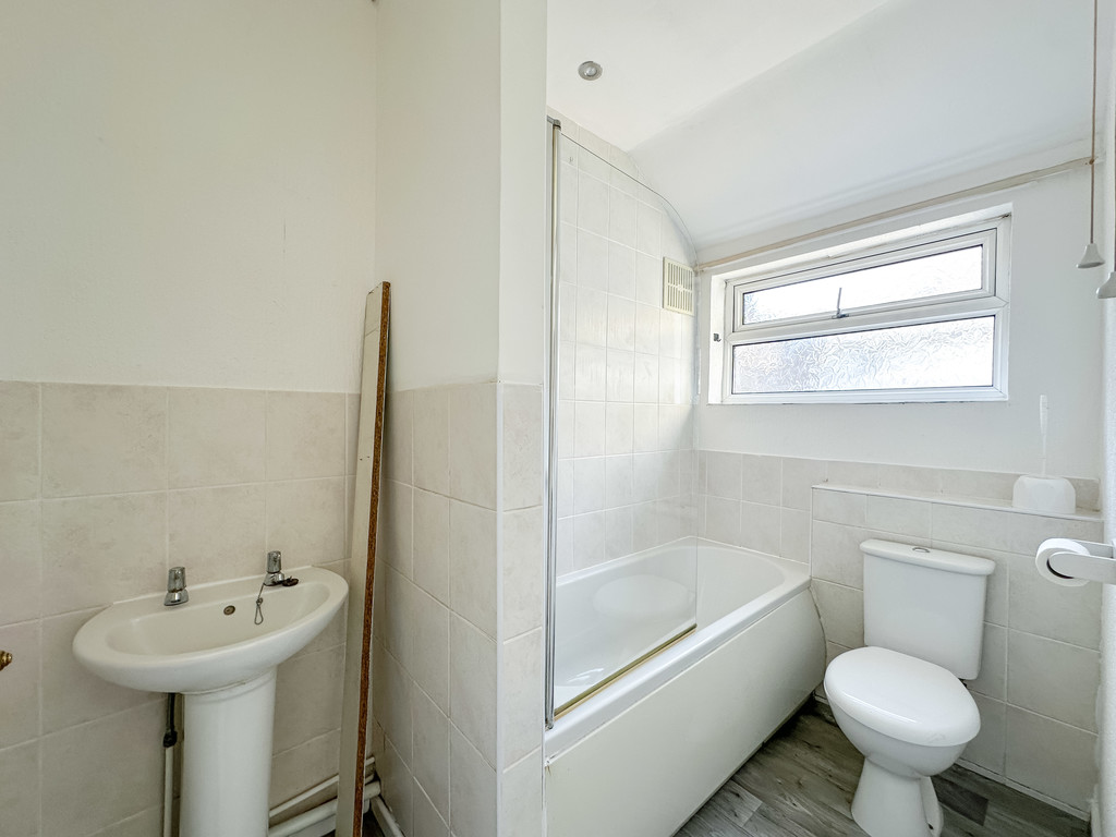 3 bed terraced house for sale in Brynmynach Avenue, Ystrad Mynach - Property Image 6
