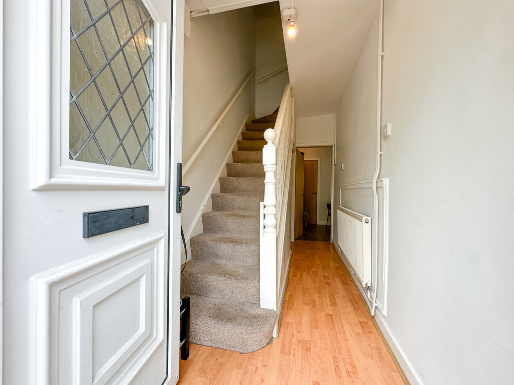 3 bed terraced house for sale in Sir Ivor Road, Pontllanfraith - Property Image 2