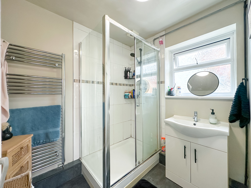 3 bed terraced house for sale in Sir Ivor Road, Pontllanfraith - Property Image 13