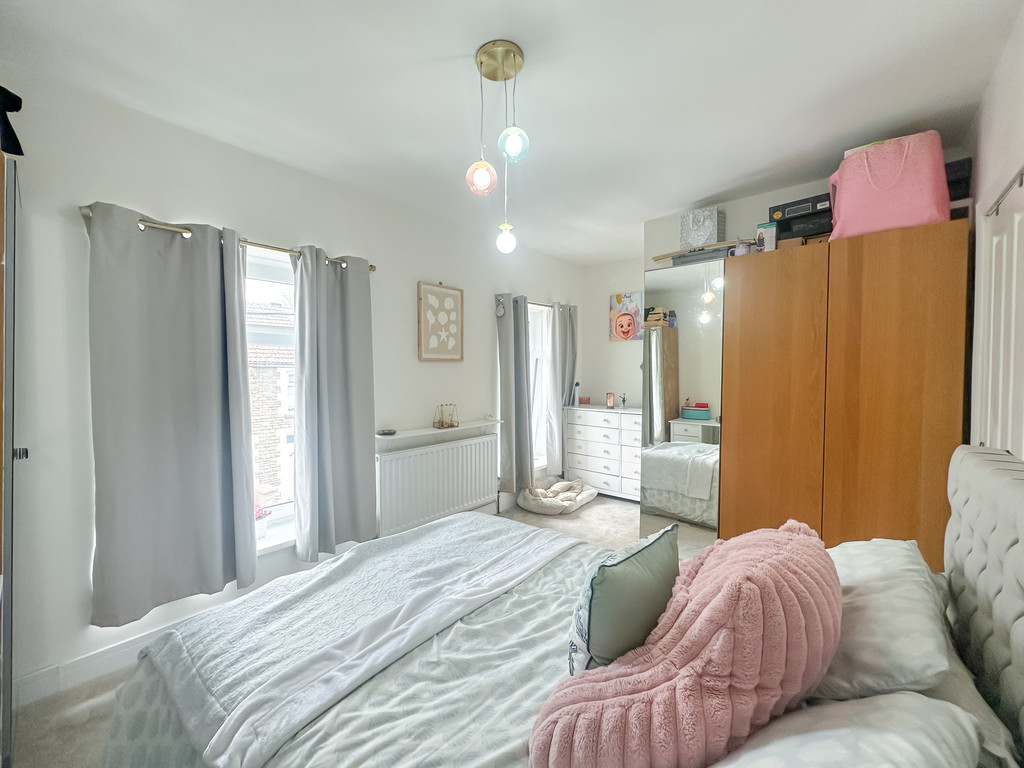 3 bed terraced house for sale in Sir Ivor Road, Pontllanfraith - Property Image 9