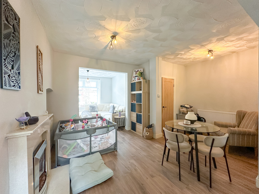 3 bed terraced house for sale in Sir Ivor Road, Pontllanfraith - Property Image 7