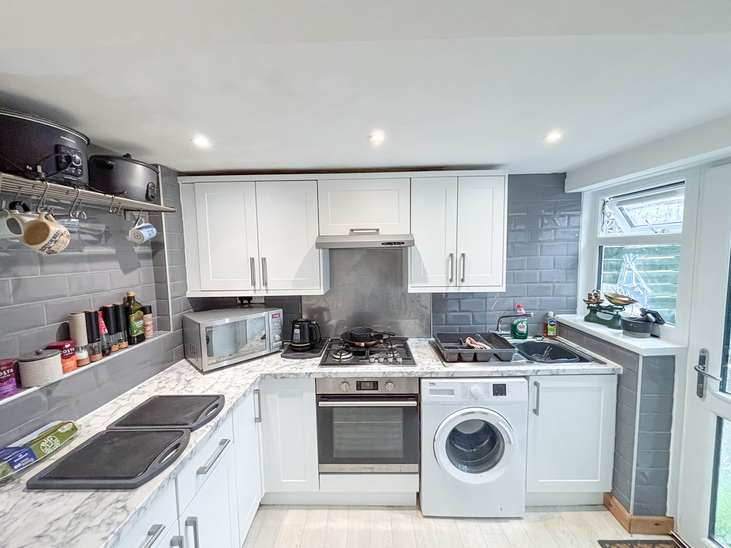 2 bed terraced house for sale in Cardiff Road, Bargoed - Property Image 3