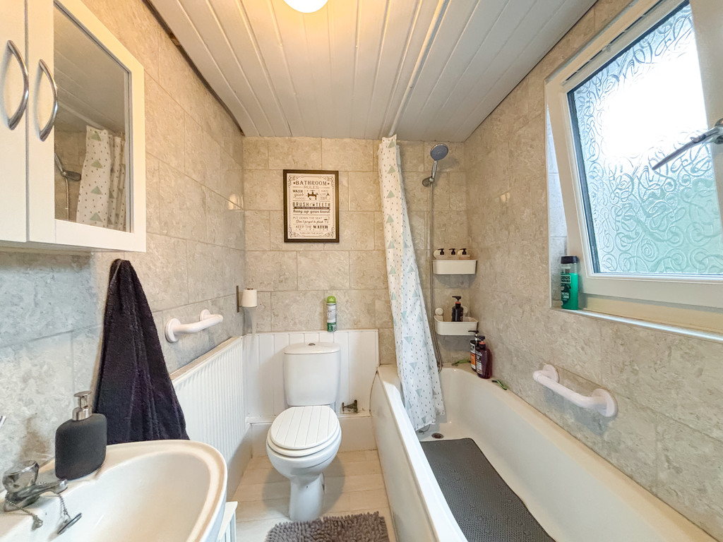 2 bed terraced house for sale in Cardiff Road, Bargoed - Property Image 12
