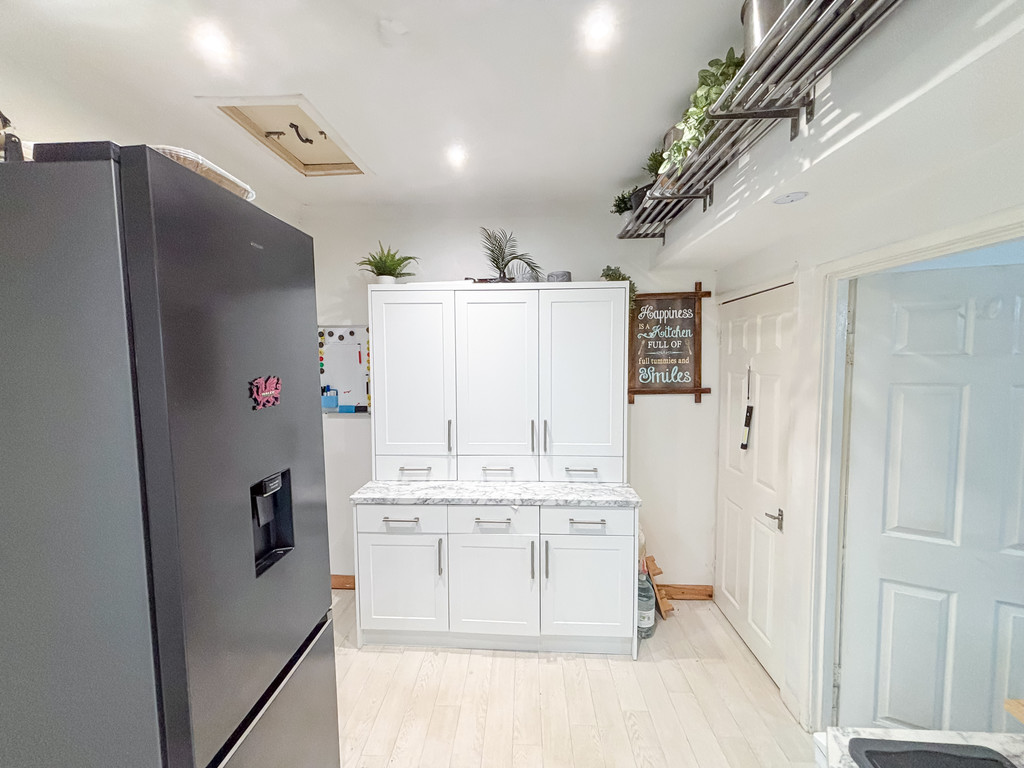 2 bed terraced house for sale in Cardiff Road, Bargoed - Property Image 10
