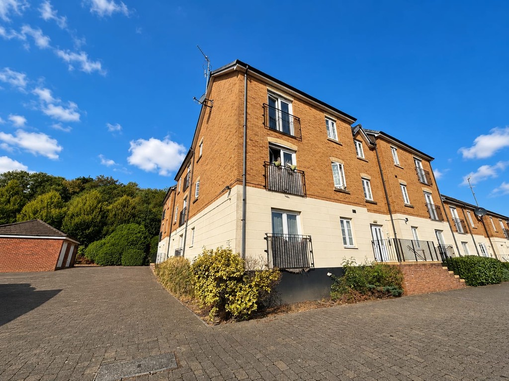 1 bed ground floor flat for sale in Heron Drive, Penallta - Property Image 12